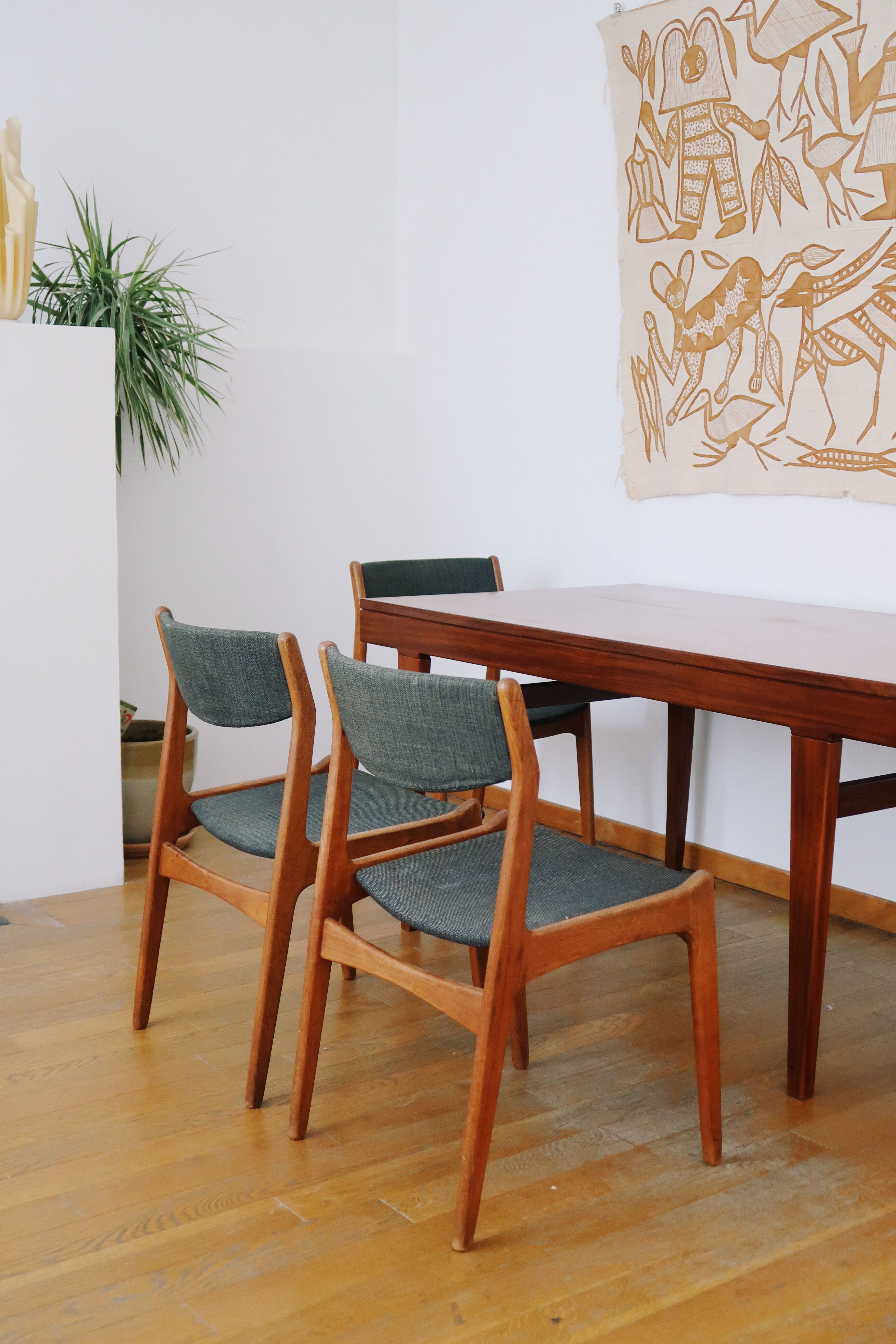 4 chaises vertes danoises estampillées