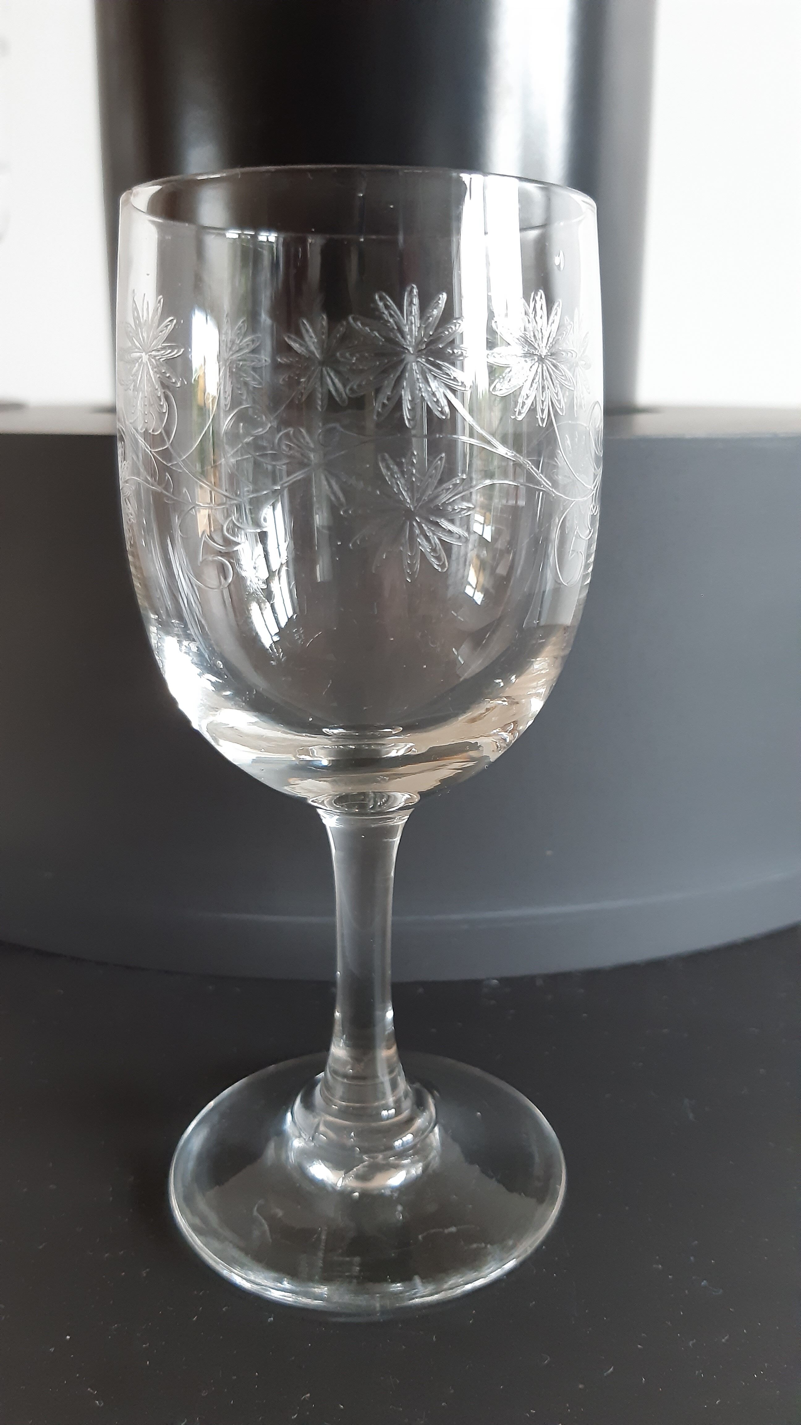 Set of 6 crystal wine glasses engraved 40-50s
