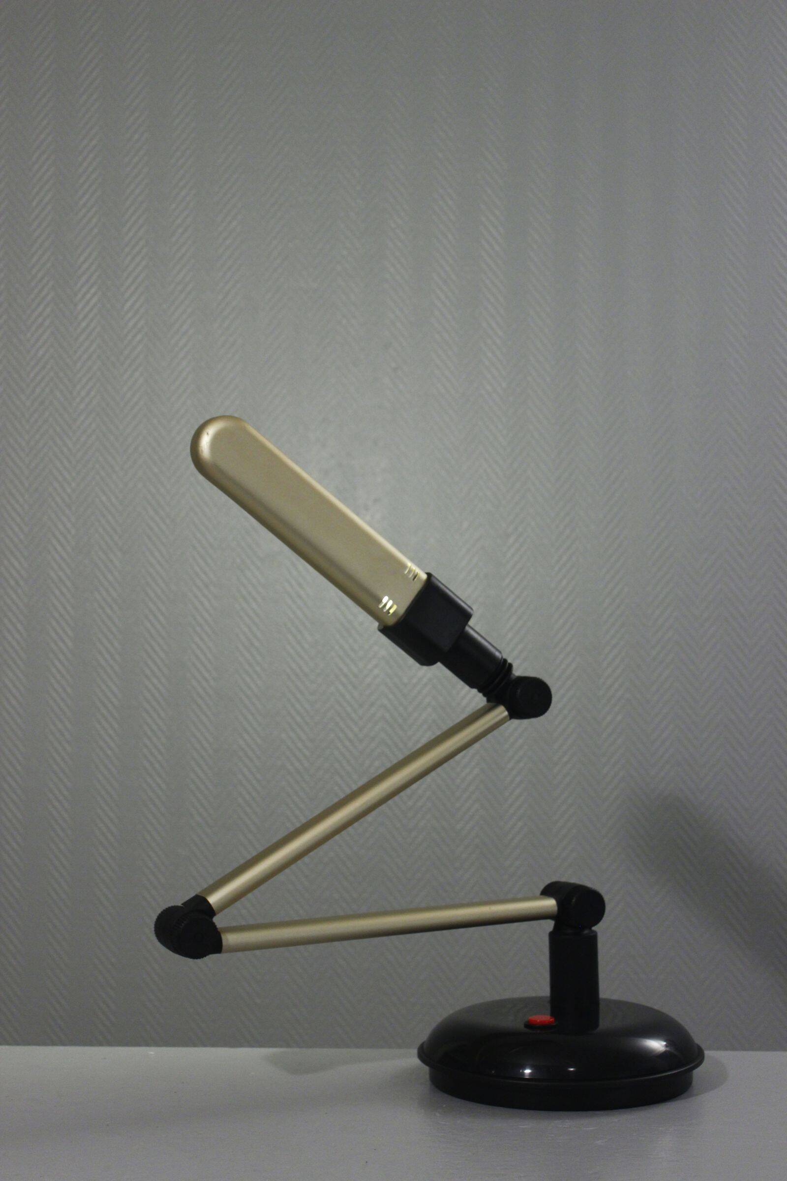 Fulvio BATTAGLIA & Mazda articulated lamp "Bur'o" post-modern design 1980s