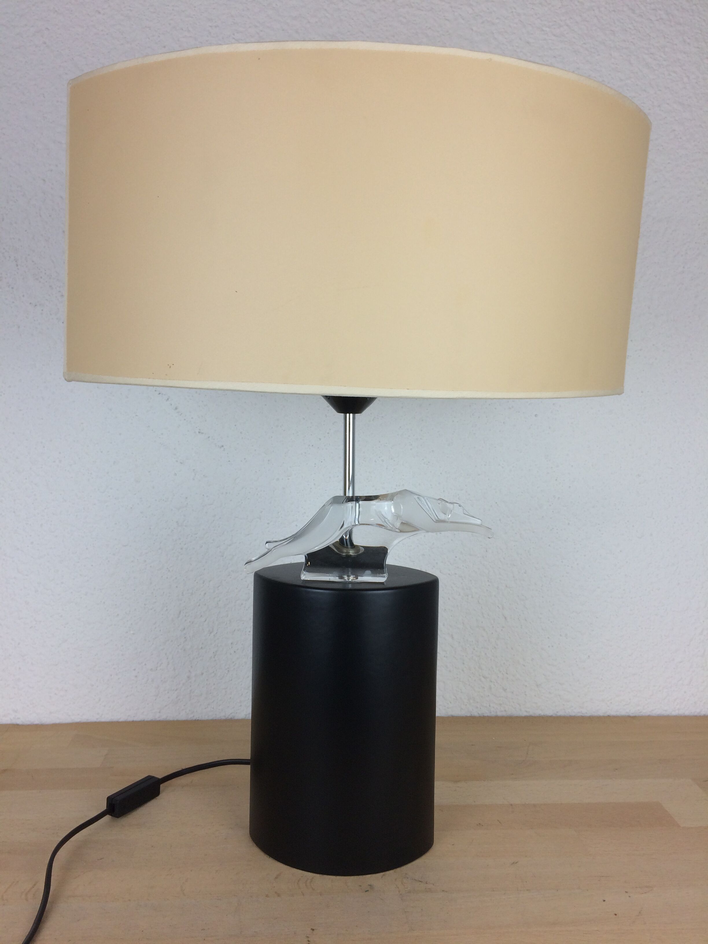 Lampe au lévrier, maison Le Dauphin, verre et céramique