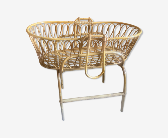 Couffin with vintage rattan feet