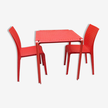 Kartell table and 2 chairs