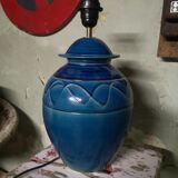 Pied de lampe ancienne en céramique bleu signée jeay