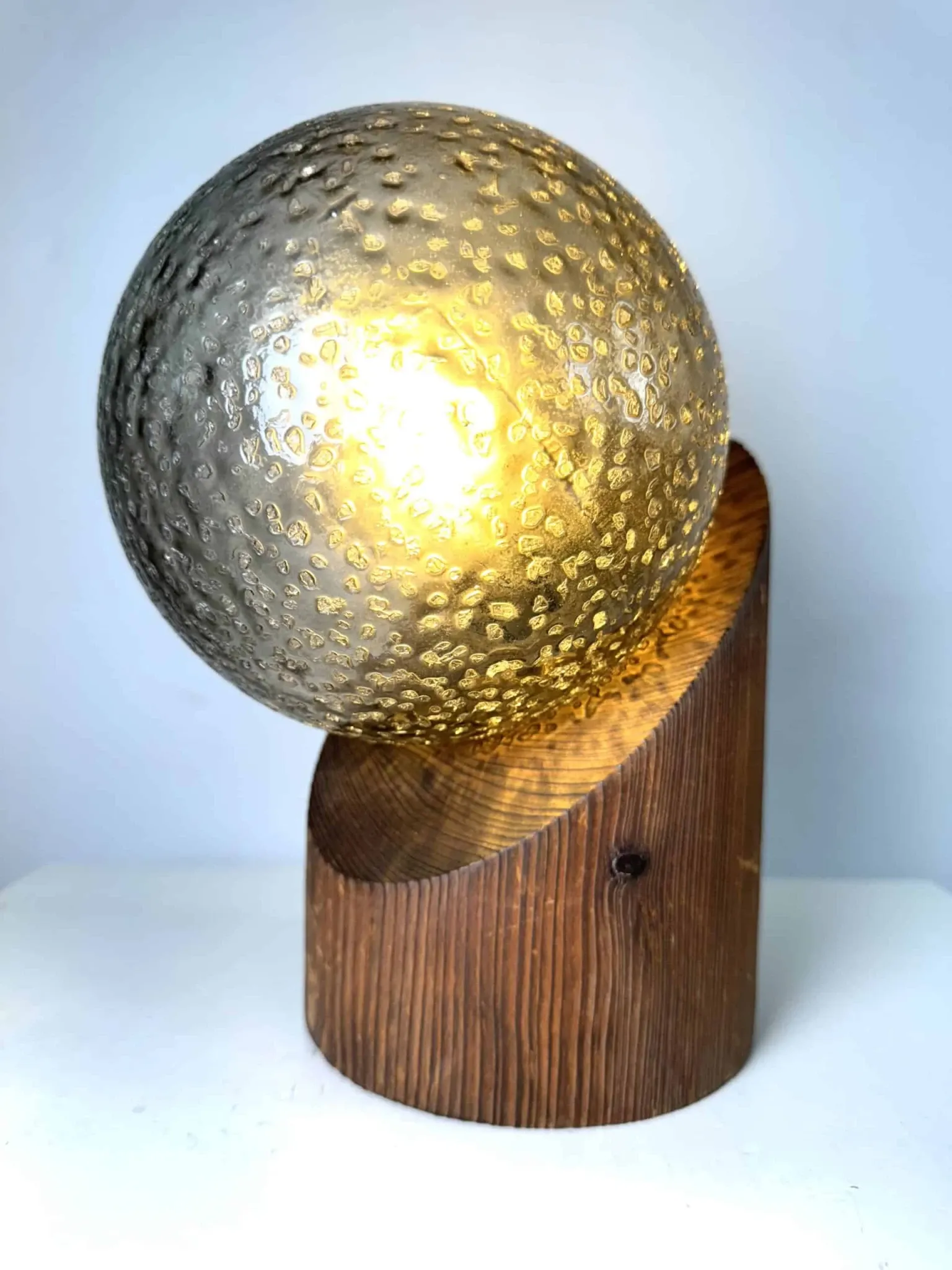 Lampe de table sphérique par Hustadt Leuchten, Allemagne, vers les années 1970.