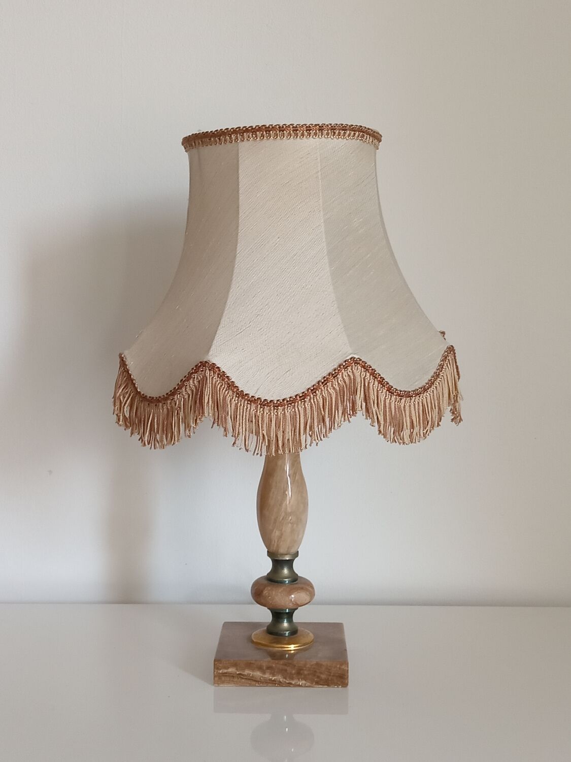 Table lamp