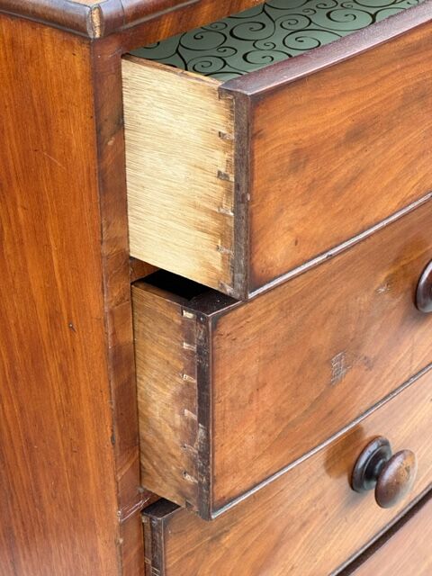 Commode anglaise
