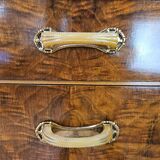 Art Decò chest of drawers in walnut burl with four drawers