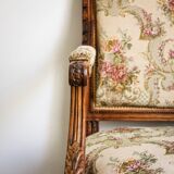 Fauteuil sculpté style Louis XVI