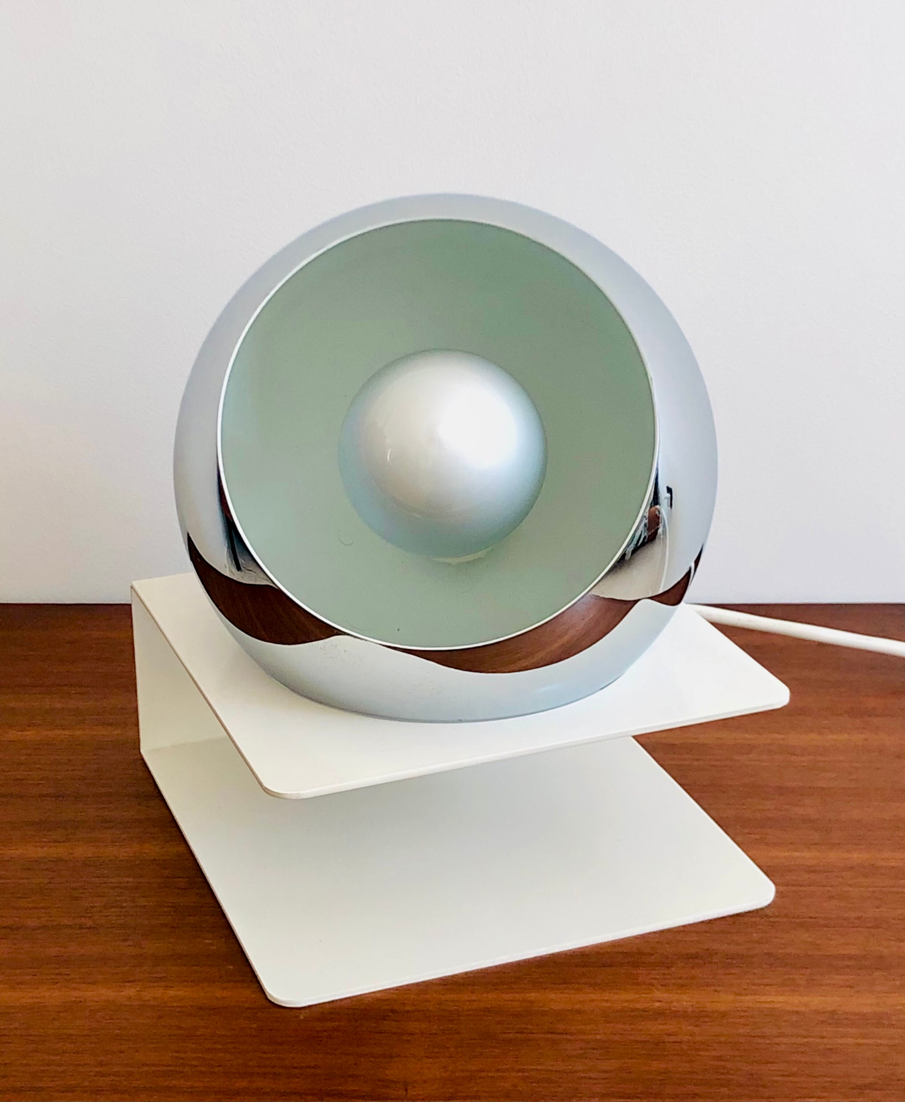 Eyeball table lamp, Italy 1970s