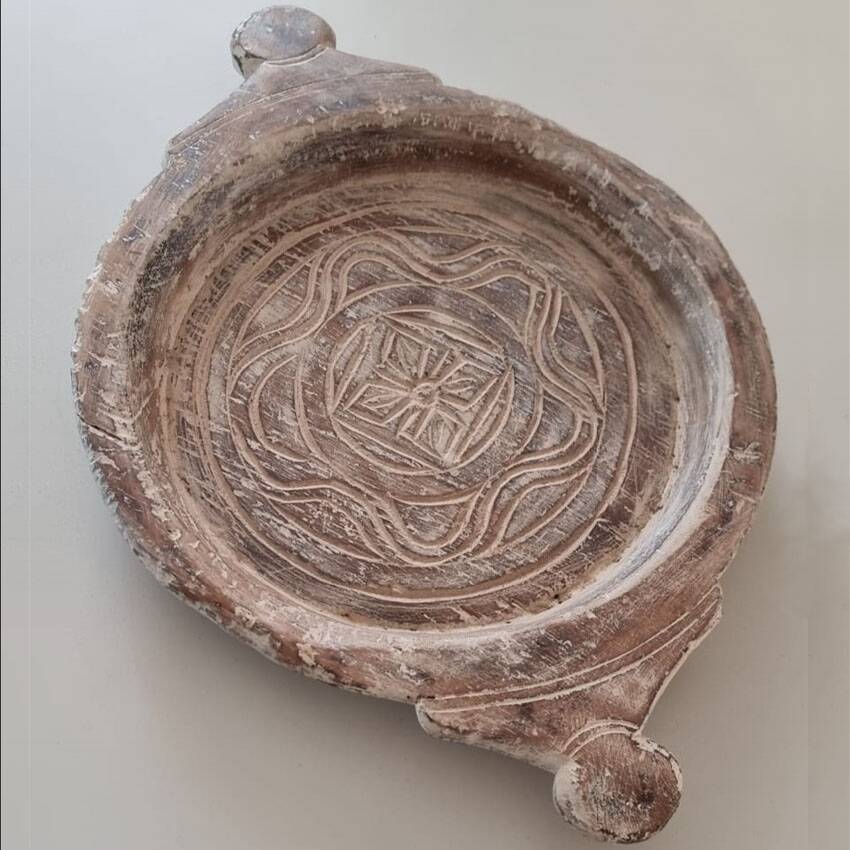 Old wooden Indian parat / tray.