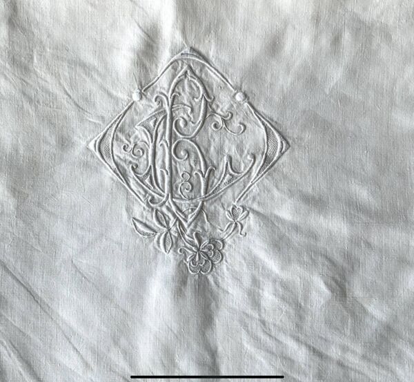 Drap ancien en lin monogramme CB ou IB