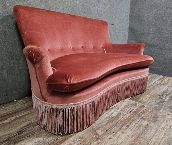 Banquette crapaud de forme demie lune, époque Napoléon III, en velours rose