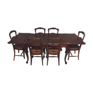 Table et chaises en bois