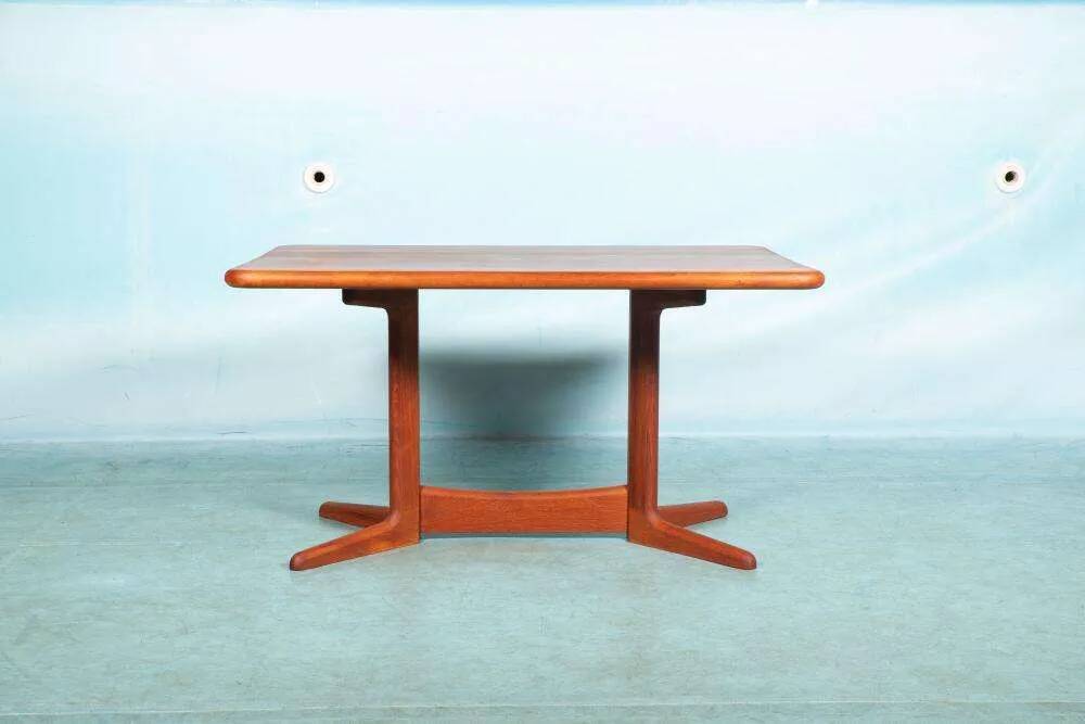 Danish design renovated dining table, sixties teak dining