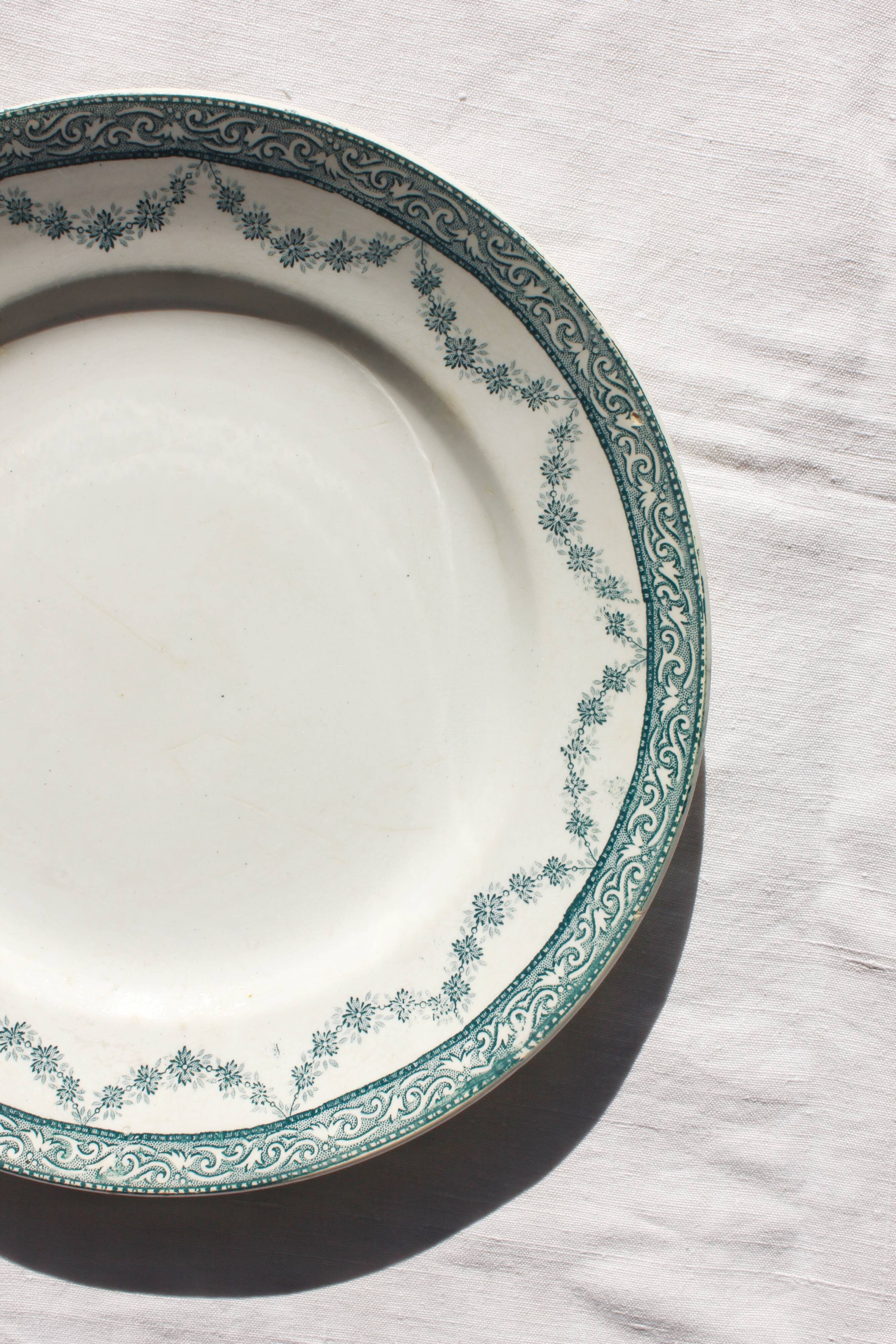 Round dish "Lola" Moulin des Loups & Hamage