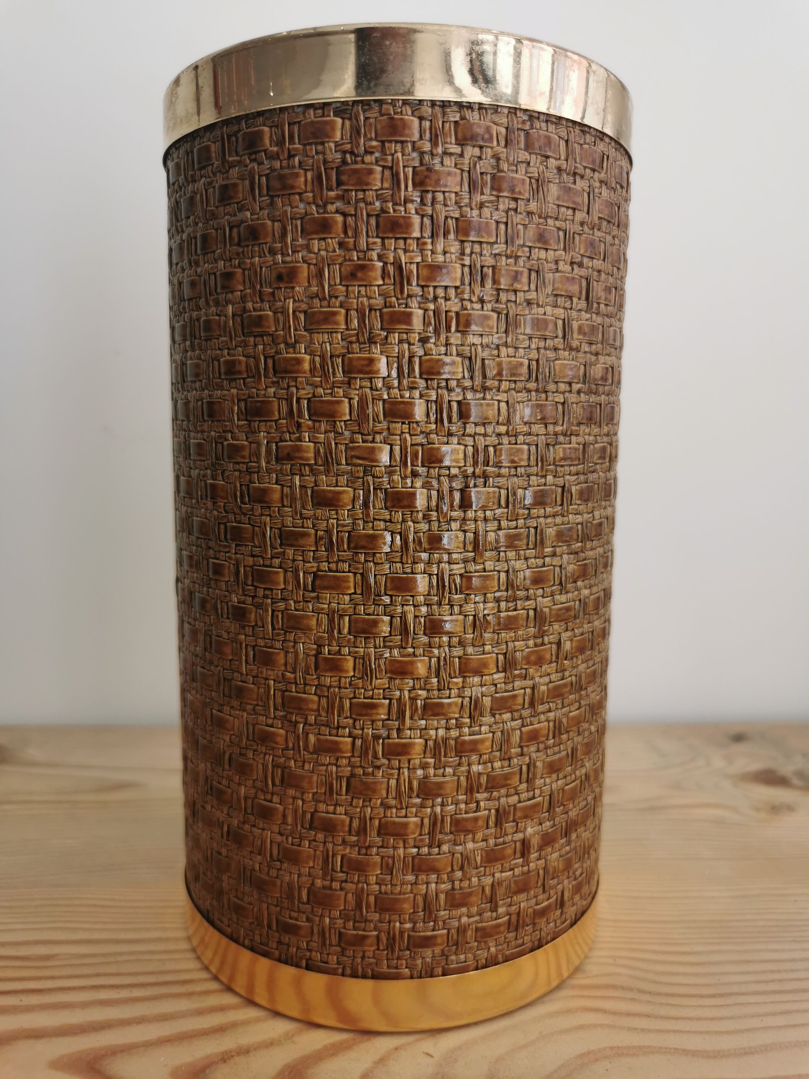 Vintage bottle refresher