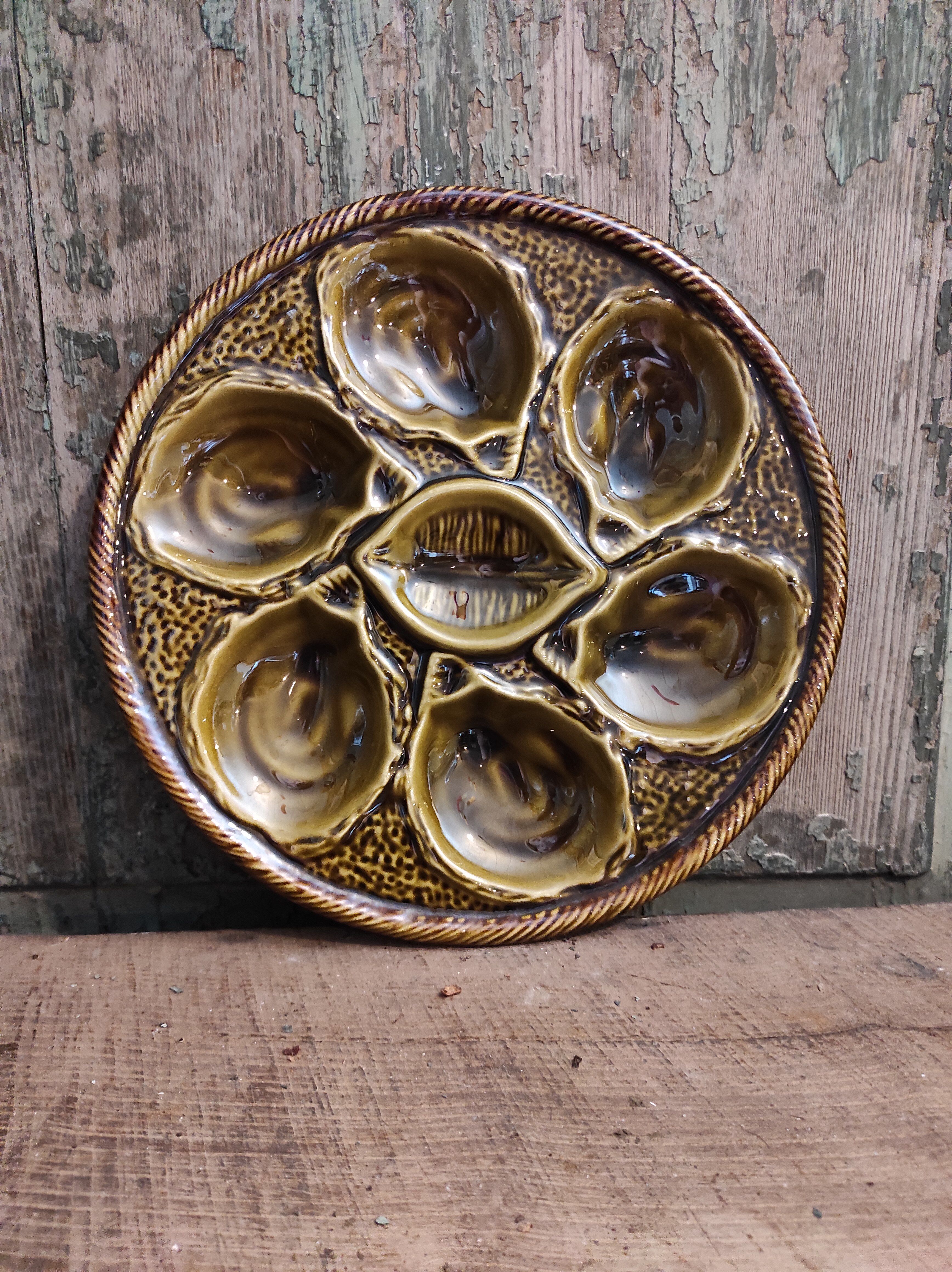 Vintage French oyster plate in Majolica from Saint Clément