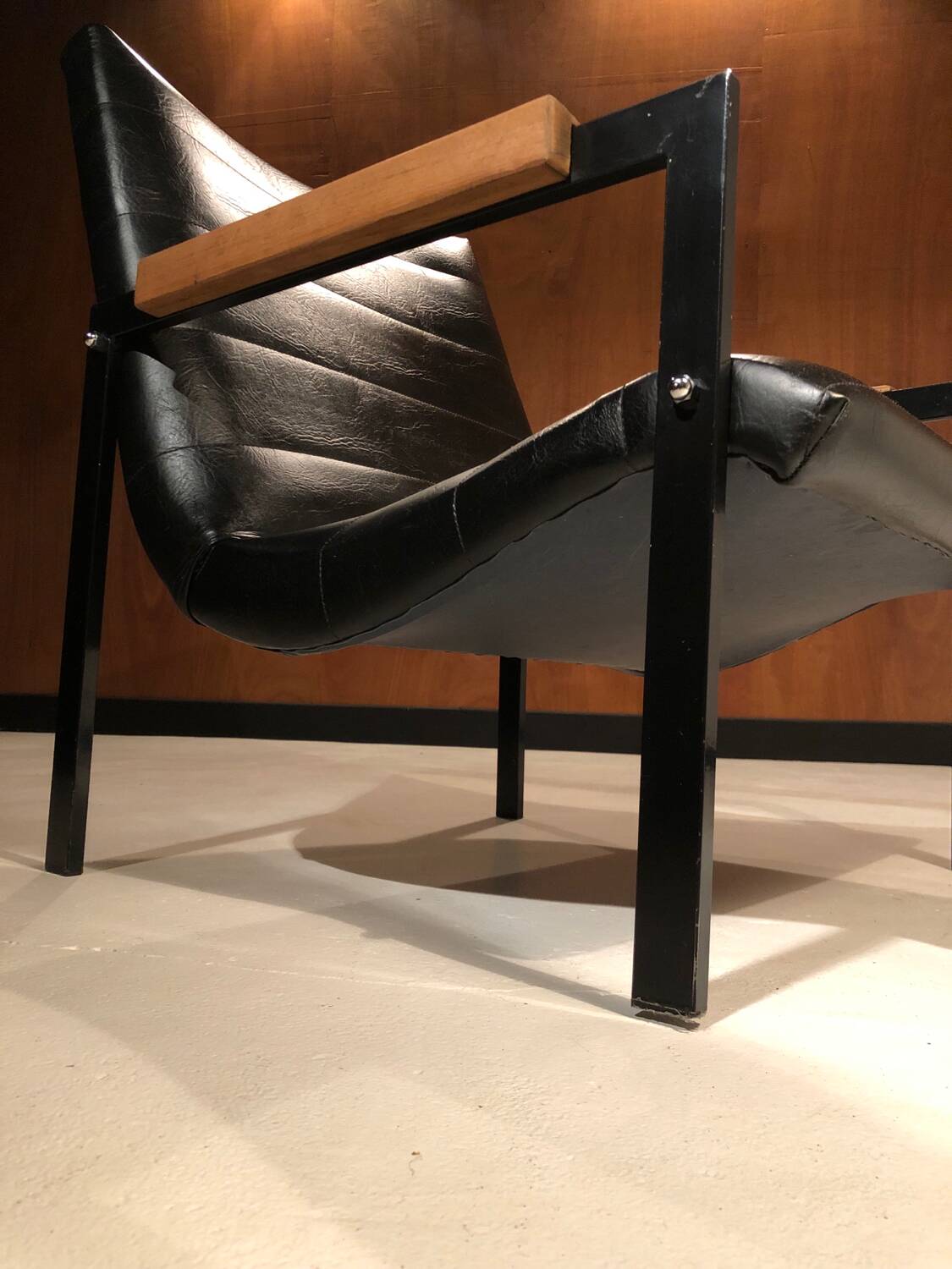 Rare Las Vegas armchair, designed by Pierre Guariche for Meurop