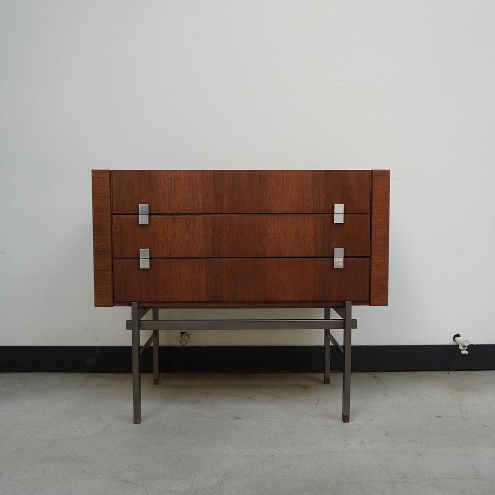 Chest of drawers by Louis van Teeffelen for Webe, 1960s