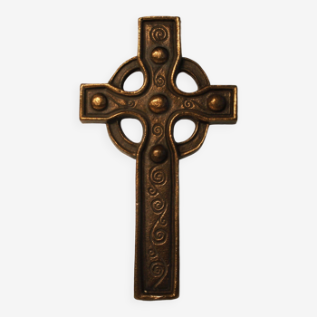 Croix celtique en bronze.