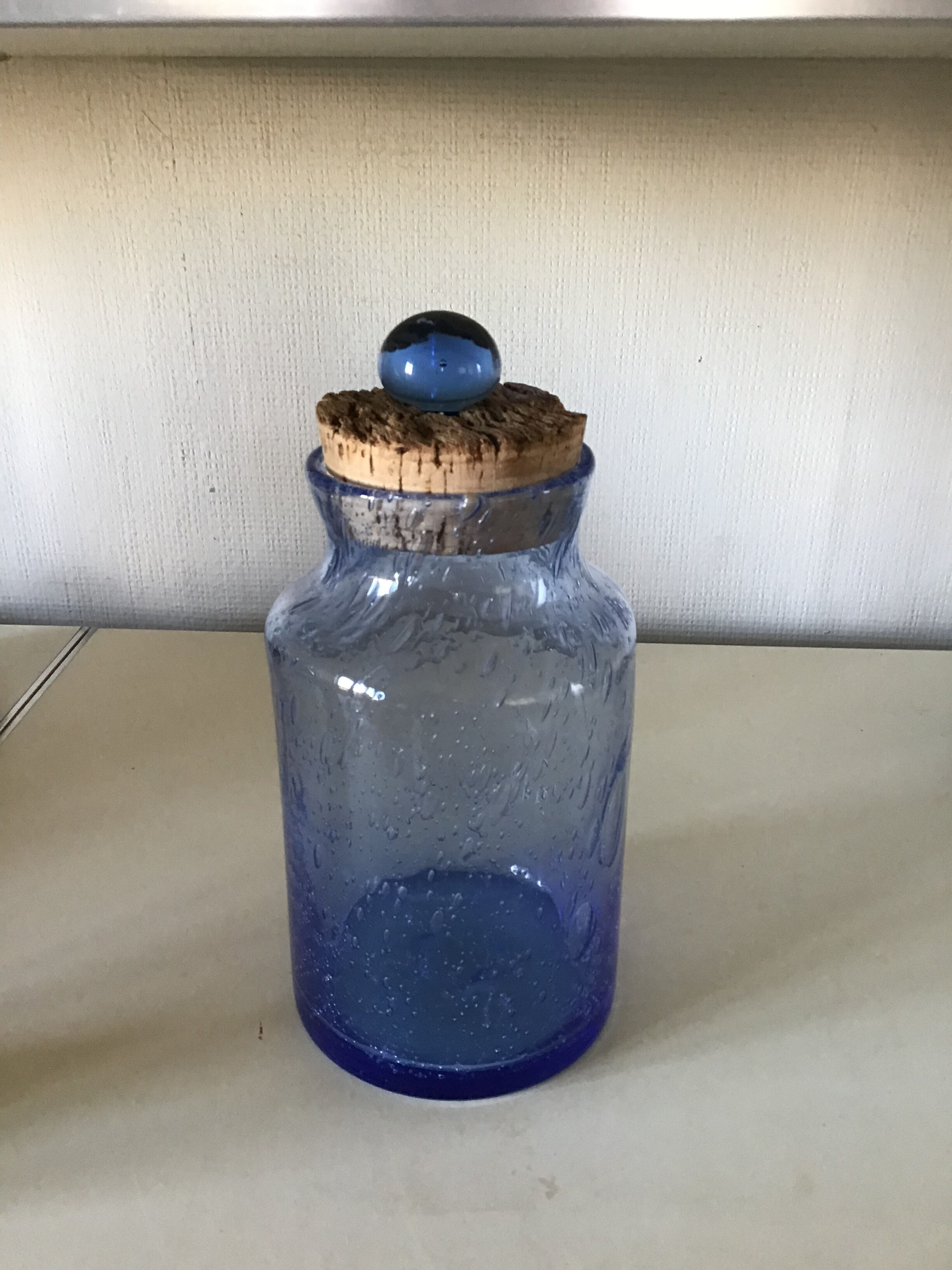 Bubble glass jar and biot breath