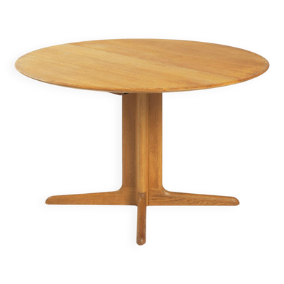 Table à manger ovale extensible en teck de la marque danoise Dyrlund, années 1970.