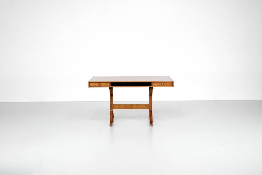 “530” desk by Gianfranco Frattini for Bernini, Italy 1960s.