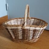 Wicker basket with handle