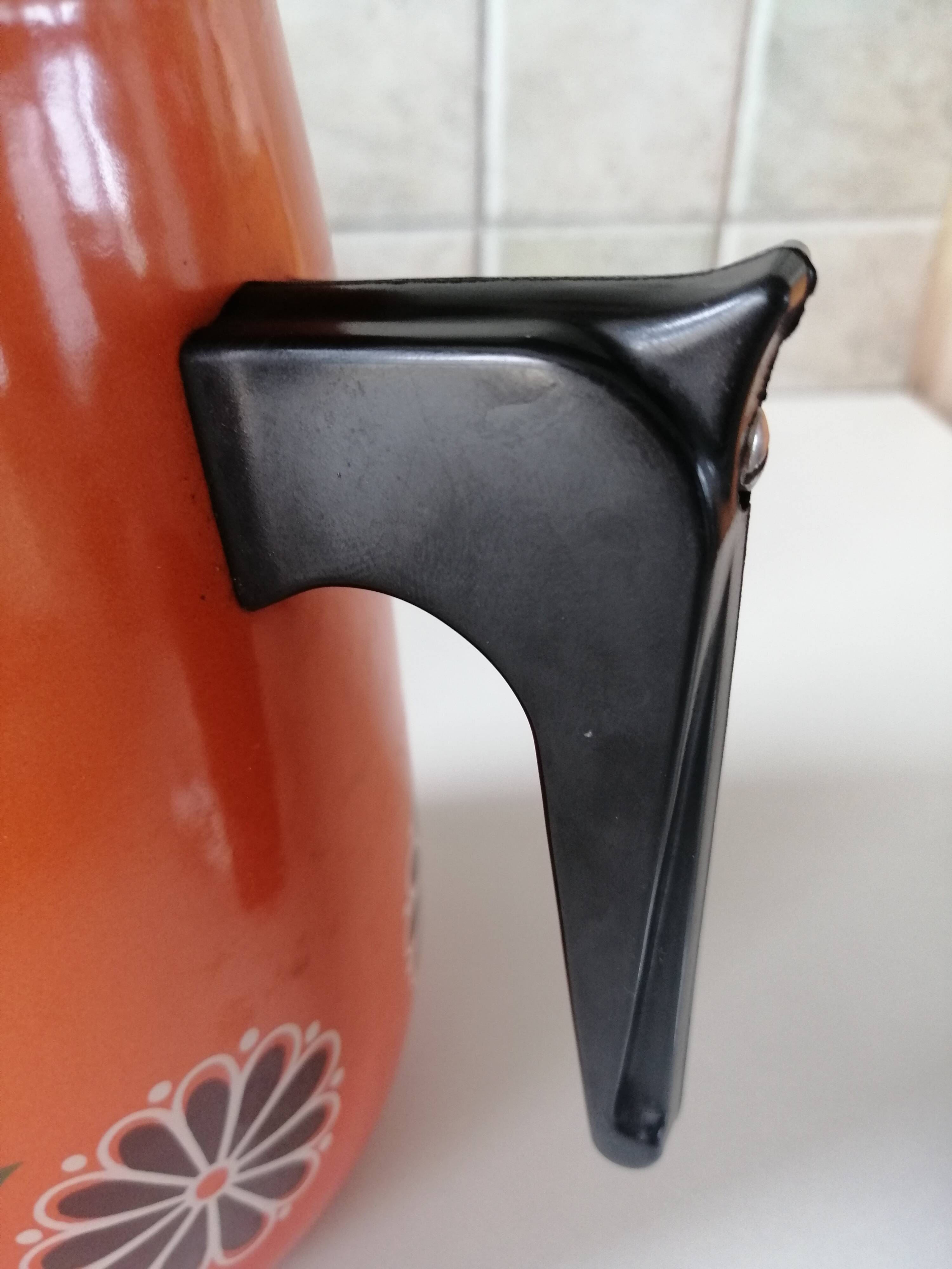 Enamelled coffee maker