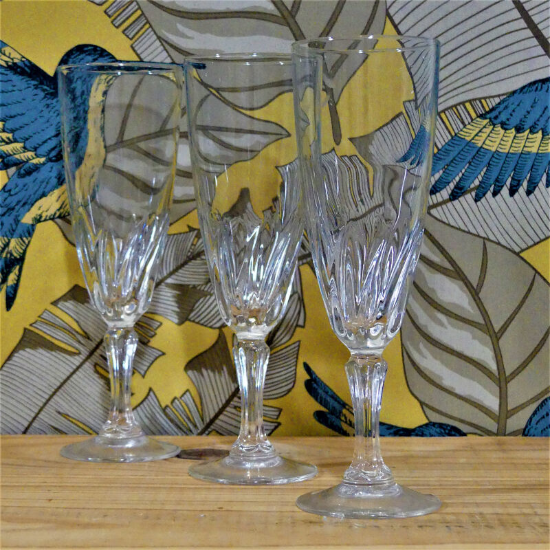 Four vintage champagne flutes 70s Luminarc