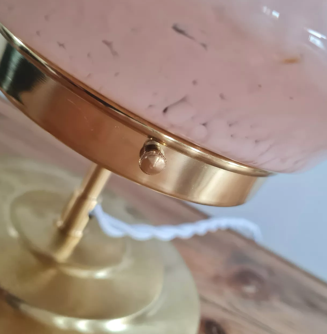 Table lamp in pink Clichy glass