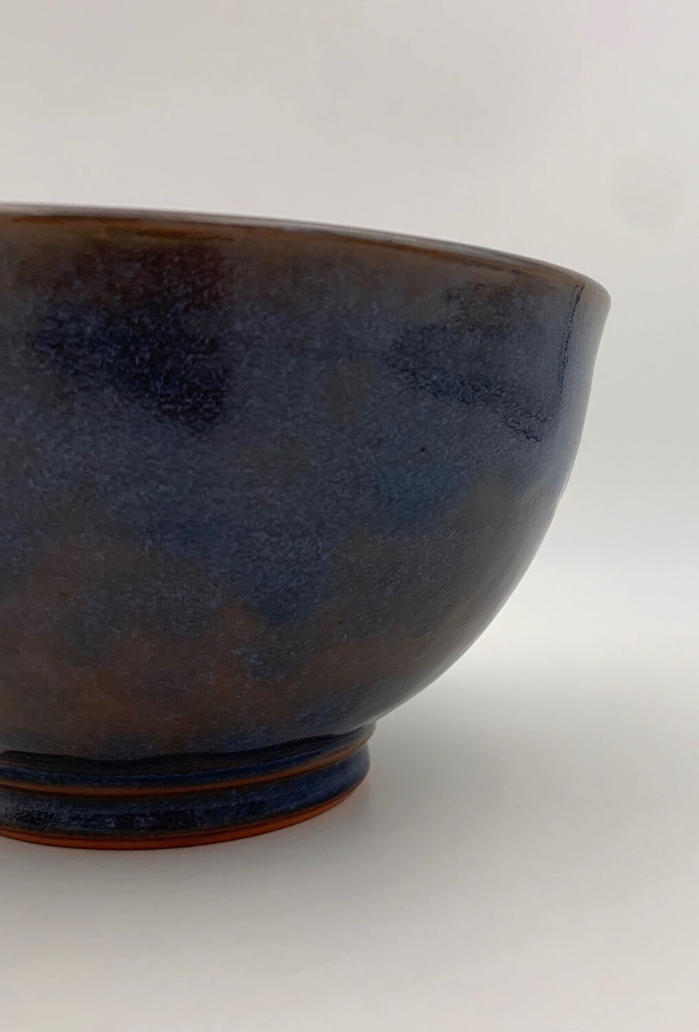 Blue ceramic bowl signed Salvatore PARISI / Contemporary art