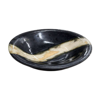 Assiette en céramique – noire avec des ombres naturelles
