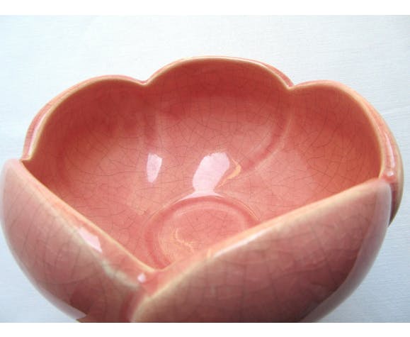 Bol ou coupe charolles art deco, céramique rose, formant une fleur à 5 pétales