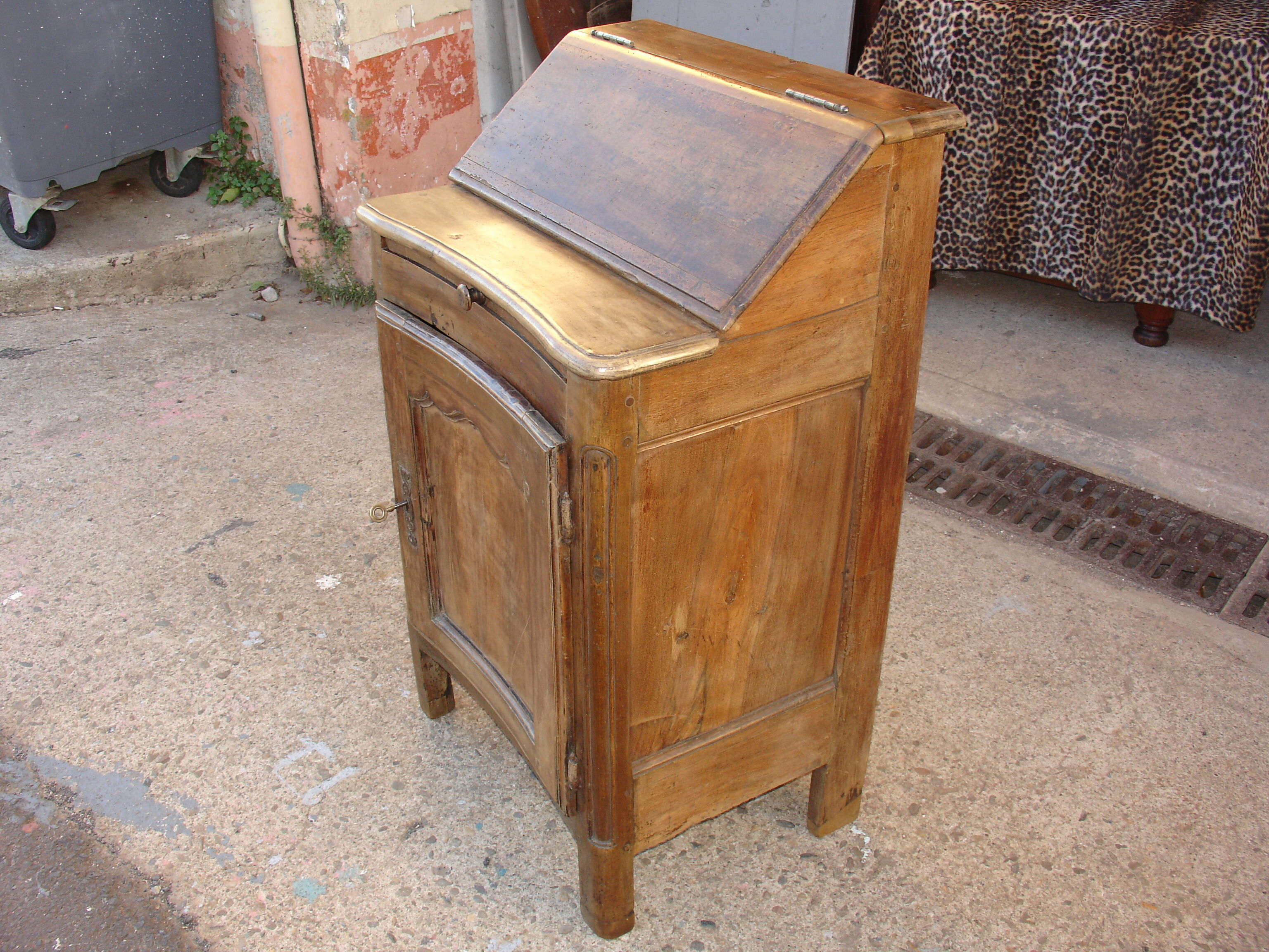 Scriban time Louis XIV Walnut