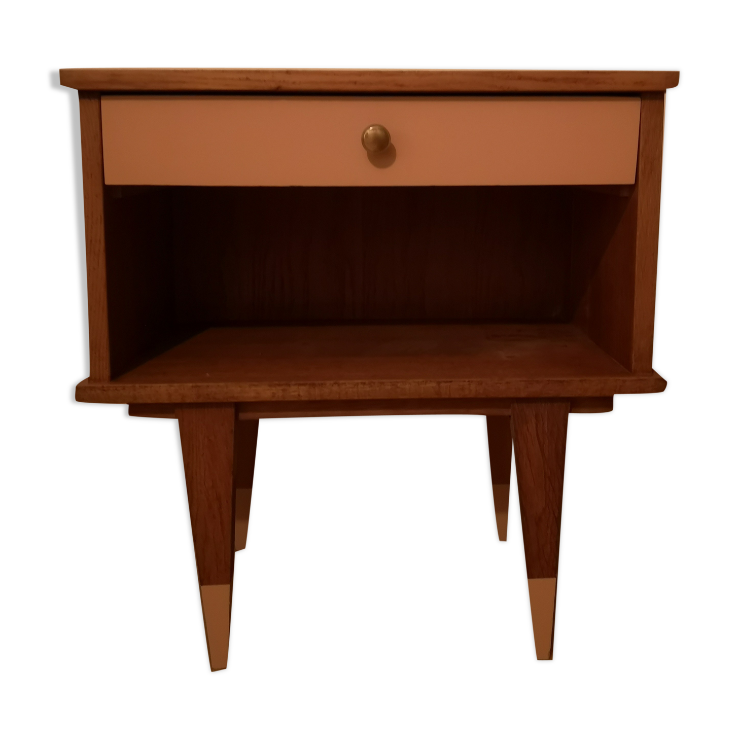 50/60 bedside table