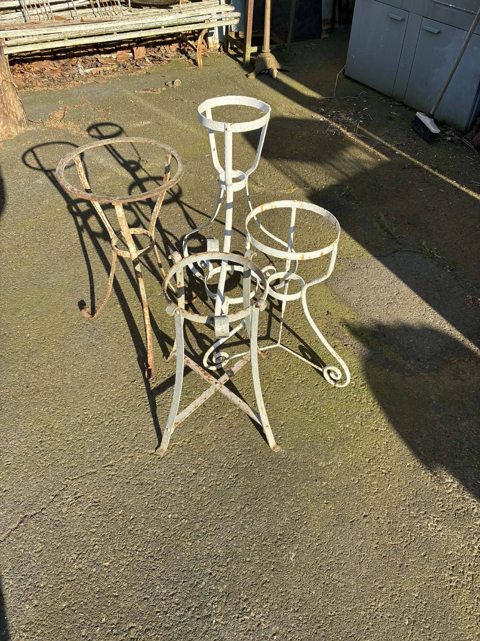 Ensemble de 4 portes plantes/pots d'extérieur