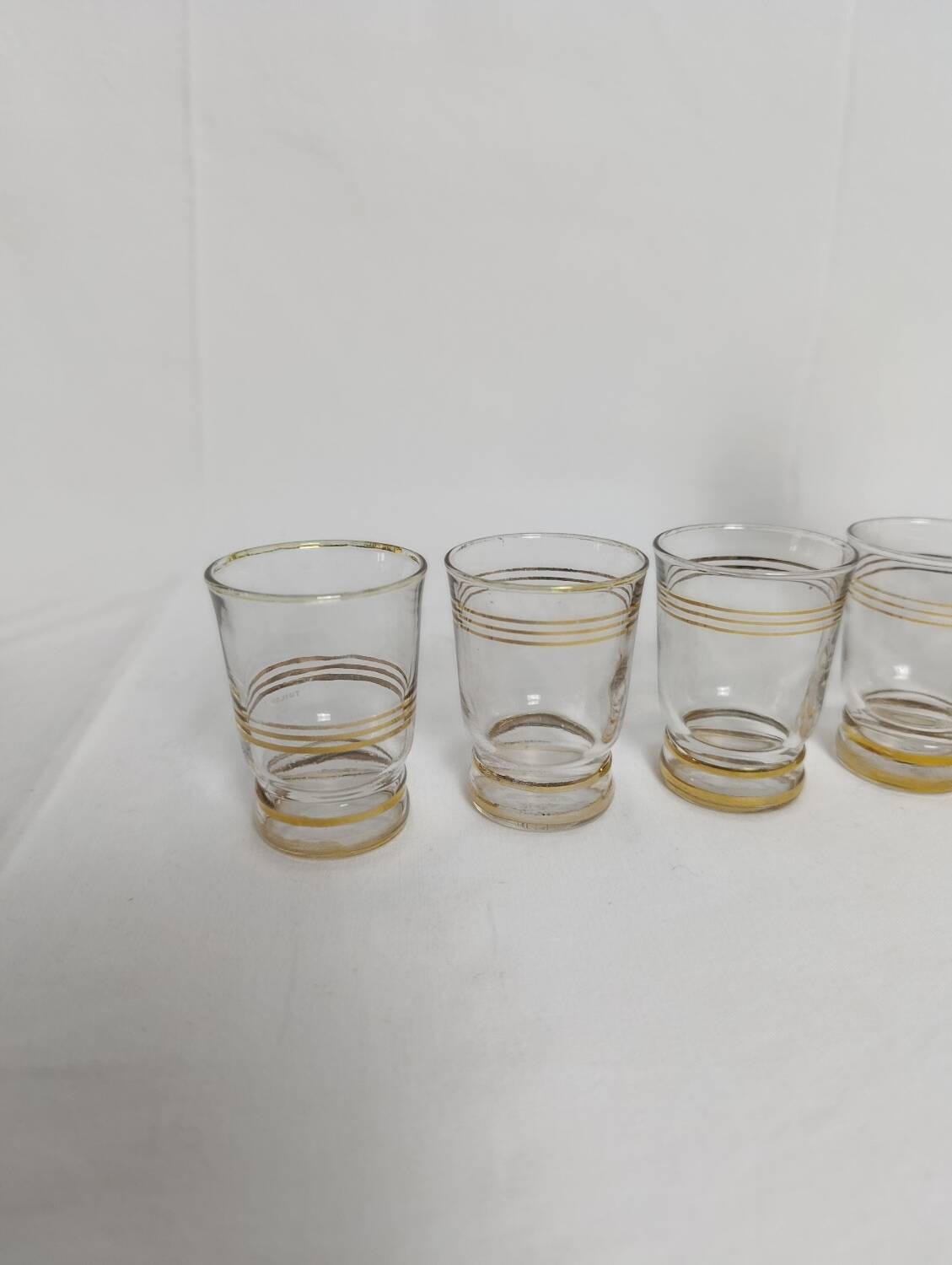 Liqueur carafe and its 4 small glasses