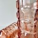 Paire de vases en verre rose