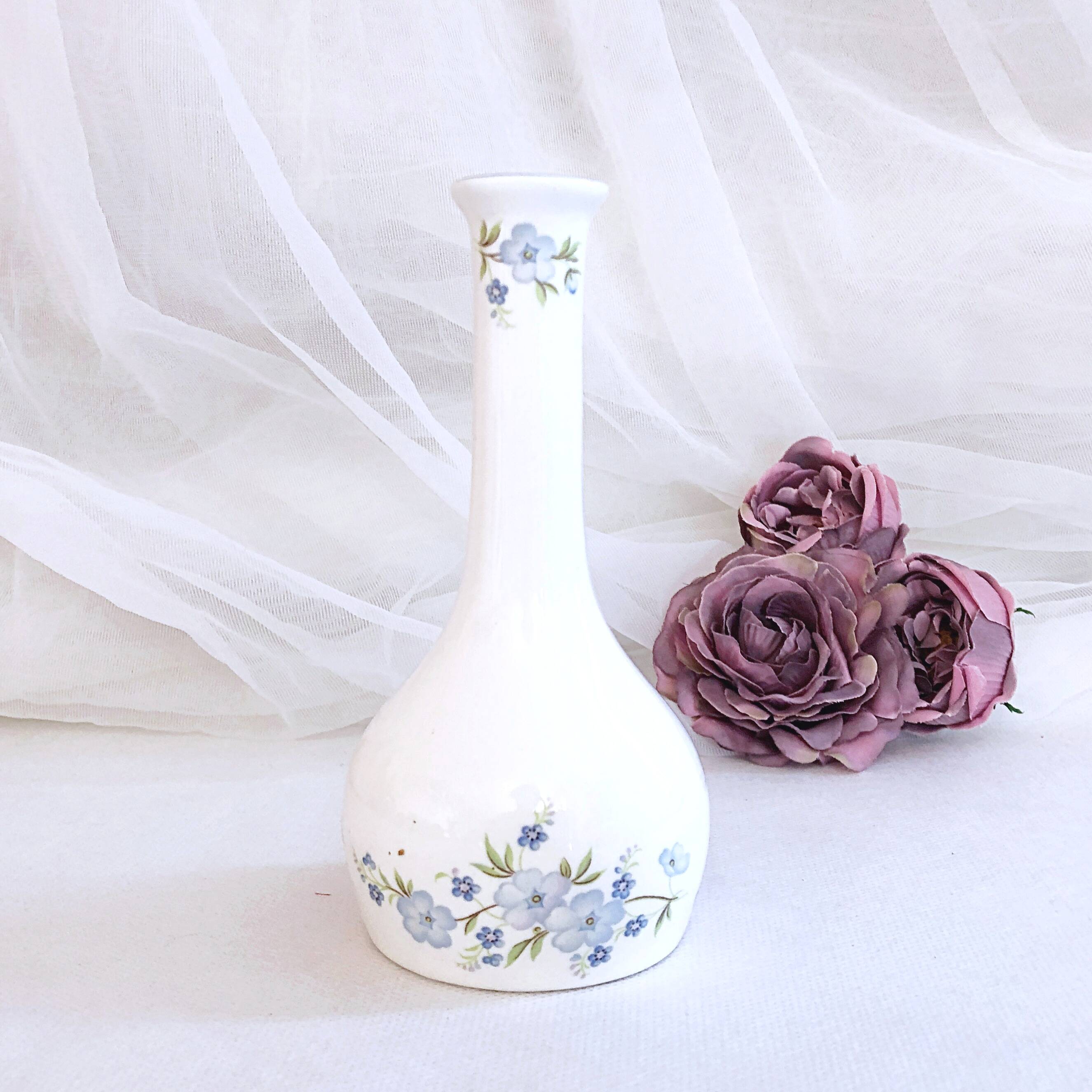 Fine porcelain soliflore vase with floral decoration England Staffordshire
