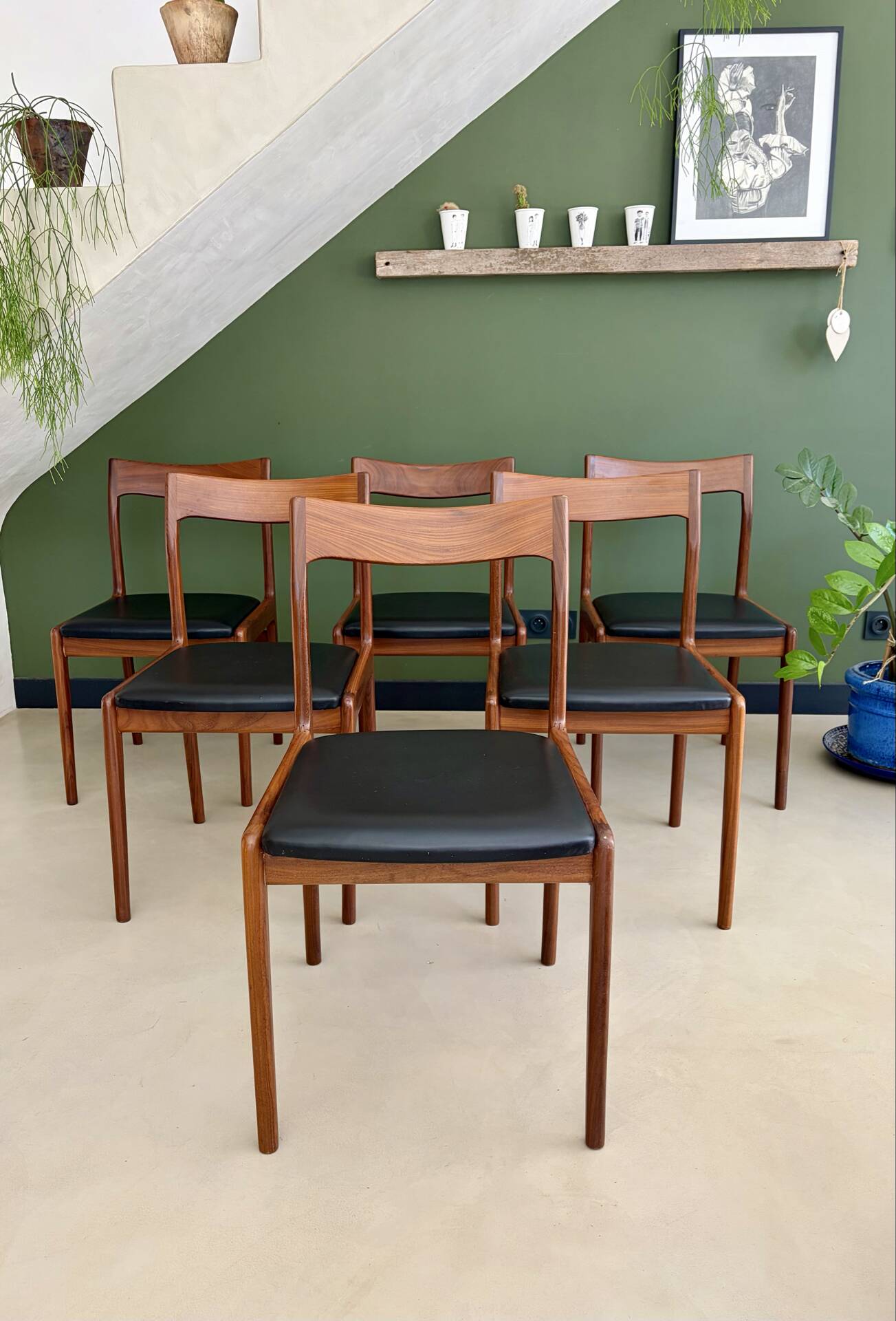 Set of 6 Danish teak chairs, 1970s.