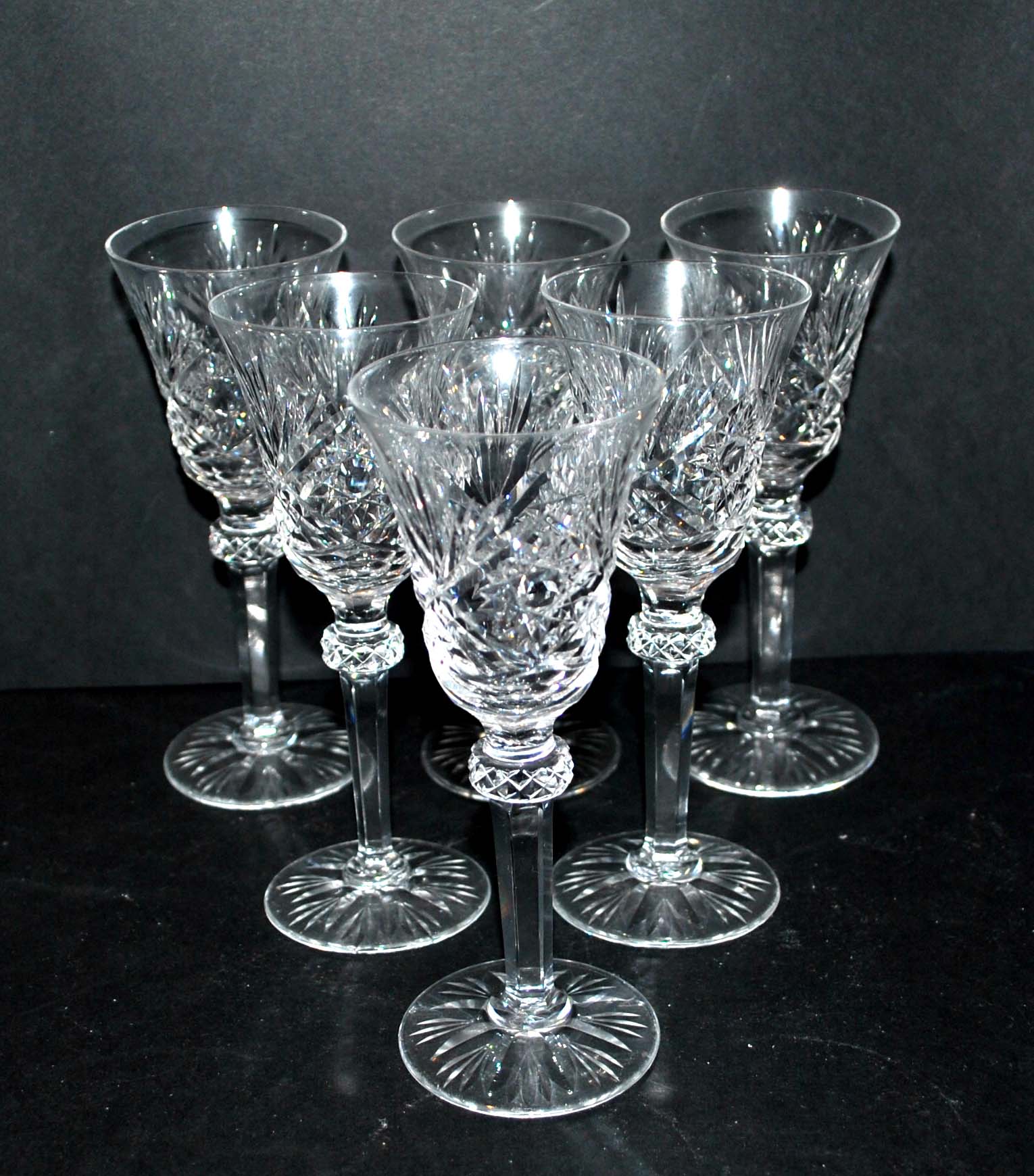 Cristallerie Lorraine, Series of 6 diamond cut crystal stemmed glasses 14.5cm