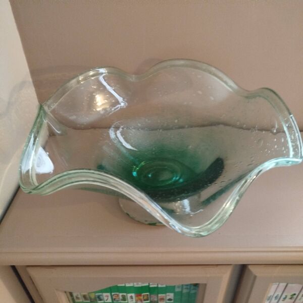 Grande coupe en verre bullé signé Biot