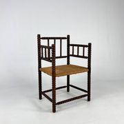Fauteuil en hêtre teinté et paille de style Jacobéen, 1900s