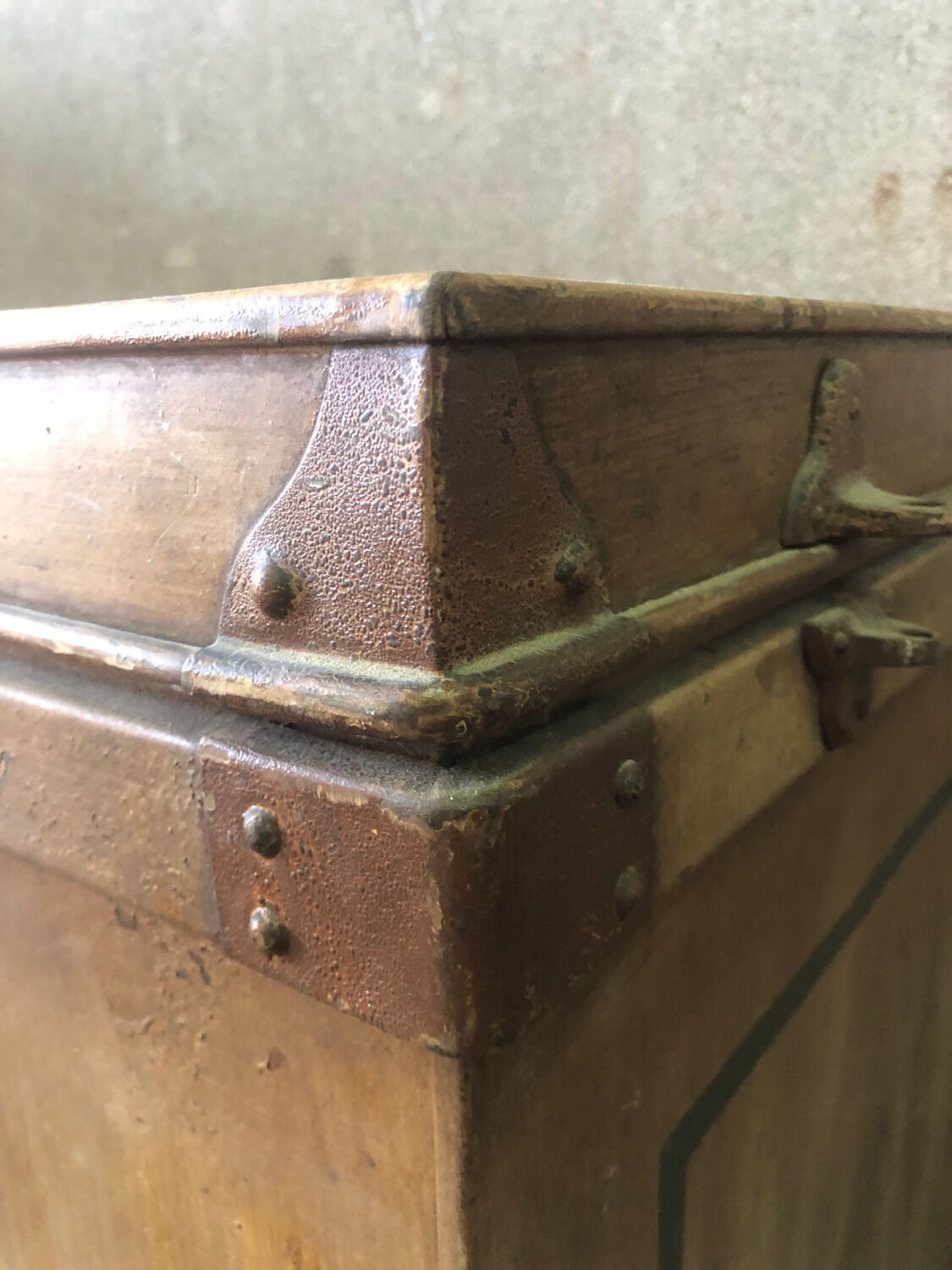 Metal marine wardrobe