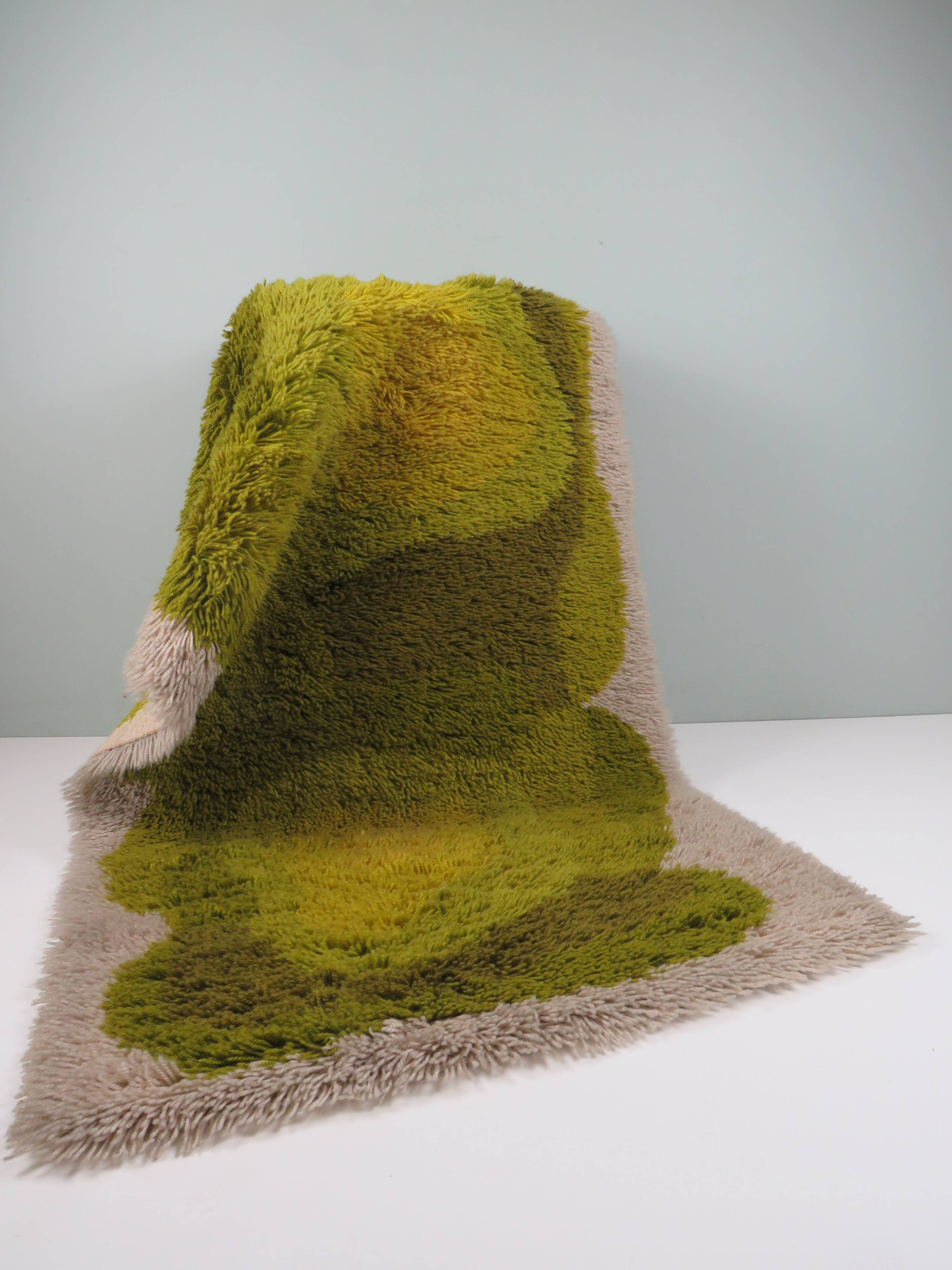 Pair of vintage Desso rugs from the 70s – moss green & beige