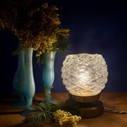 Lampe à poser globe vintage en verre moulé