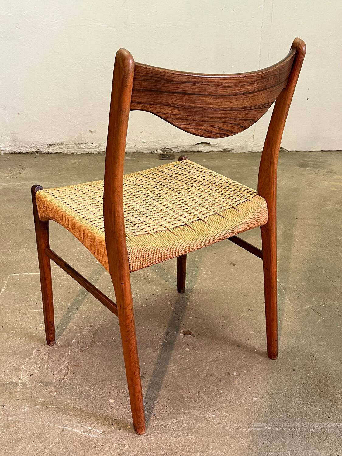 6 Scandinavian chairs in rope