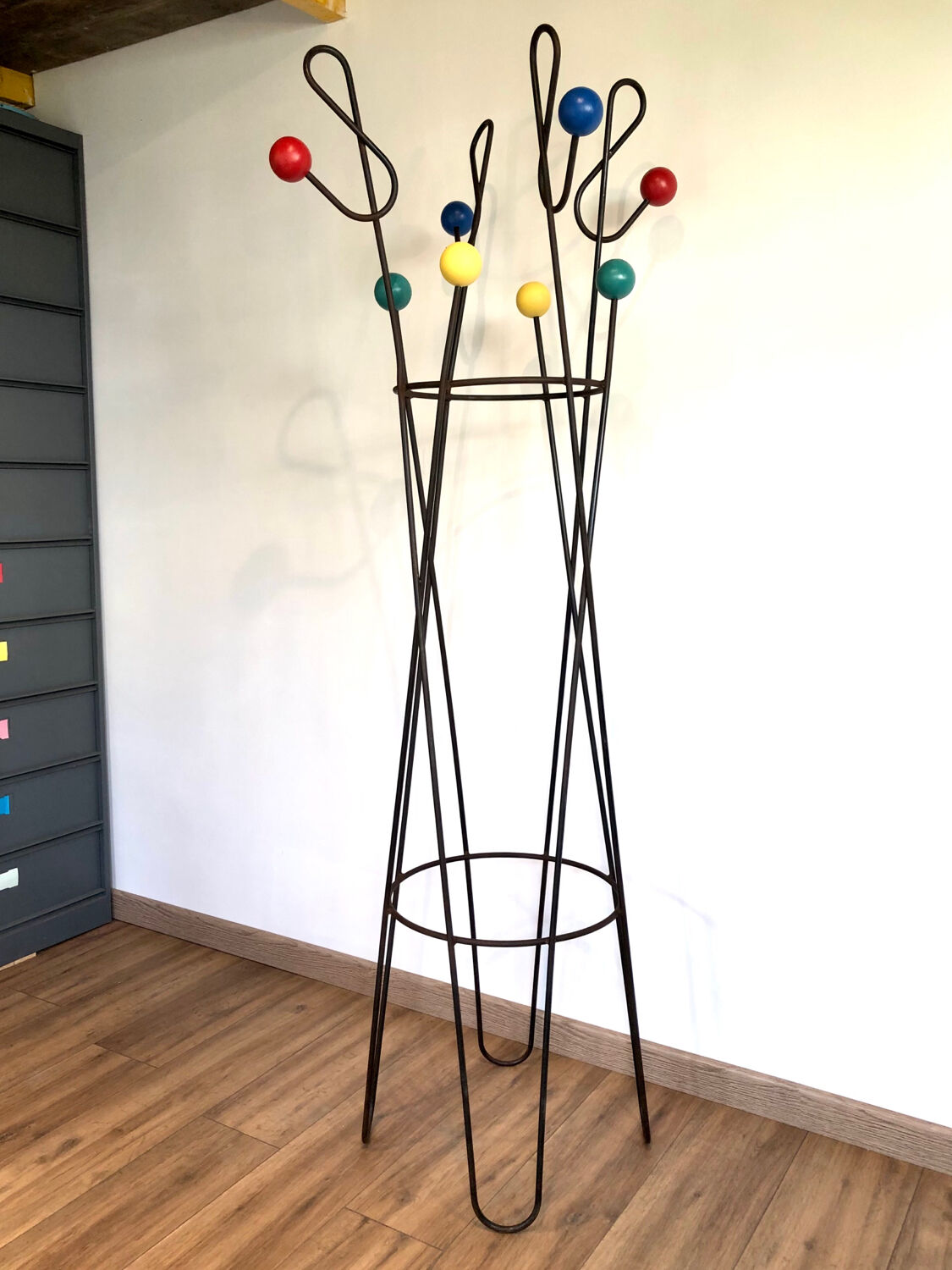 Cle de sol coat rack