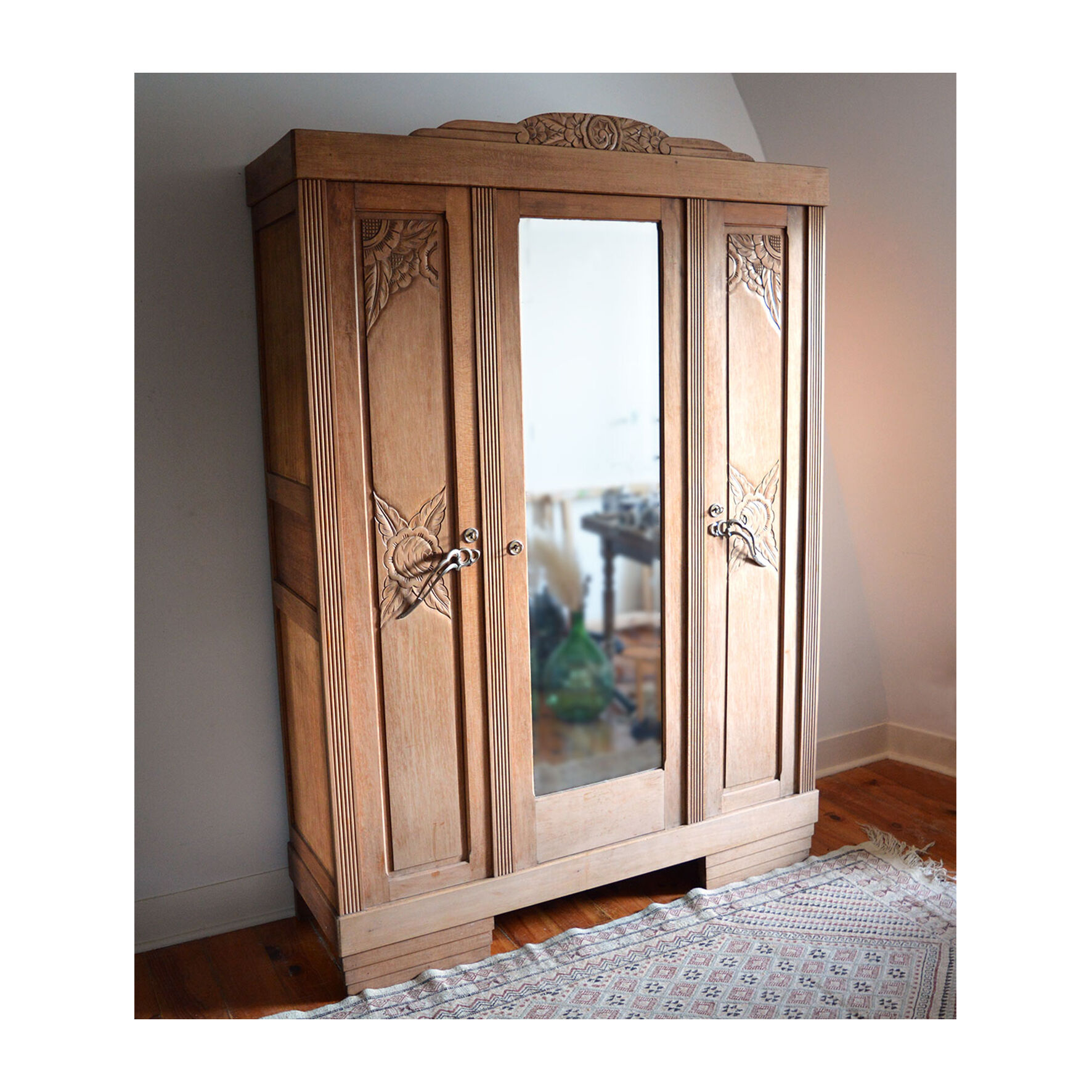 Armoire Art Déco bois clair